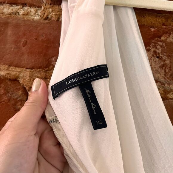 BCBG MAX AZRIA Asymmetrical Pleated Faux Wrap Top Size XS - Picture 3 of 6